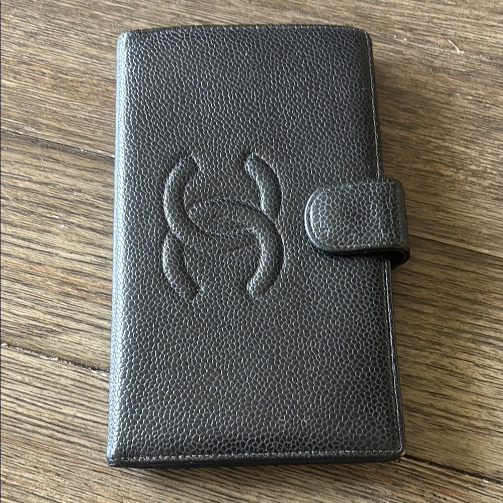 Vintage CHANEL Black Caviar Wallet cir.2001